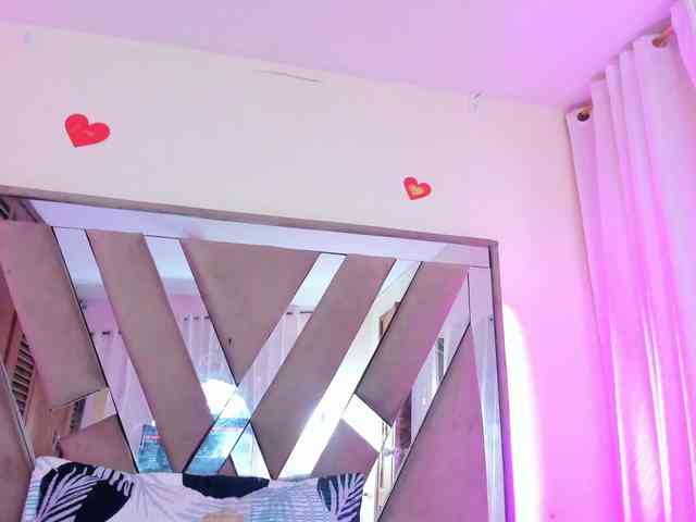 anisha-zambrano webcam