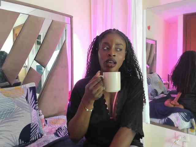 anisha-zambrano webcam