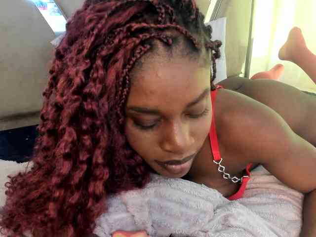 anisha-zambrano webcam