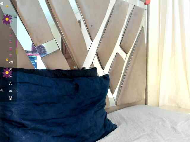 anisha-zambrano webcam