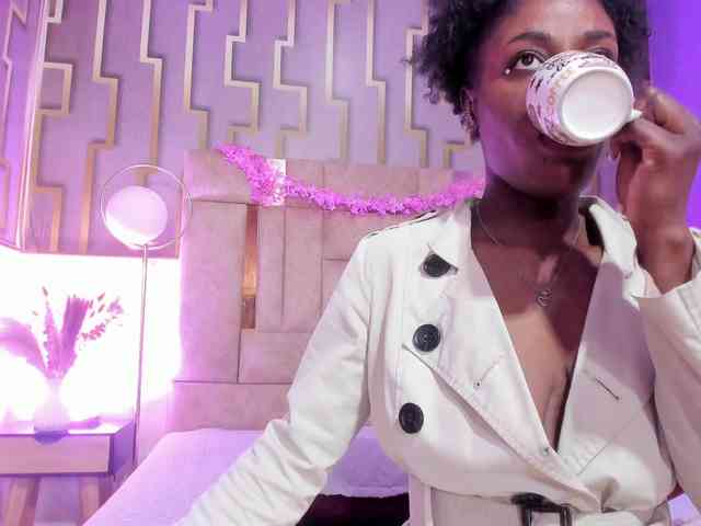 anisha-zambrano webcam