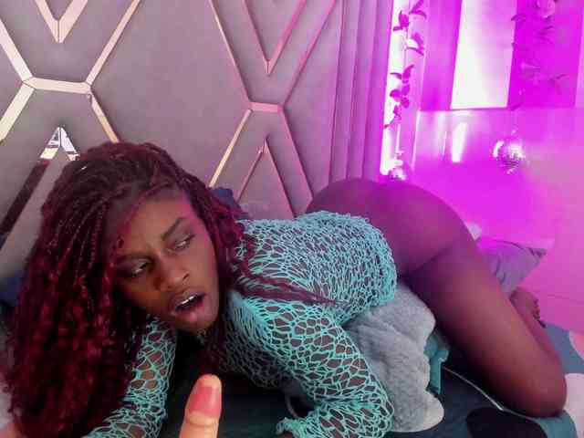 anisha-zambrano webcam