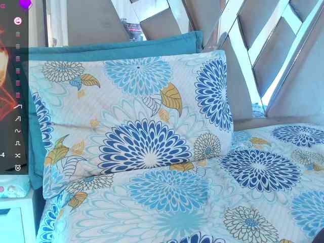 anisha-zambrano webcam