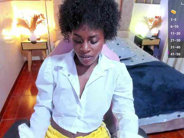 anisha-zambrano webcam