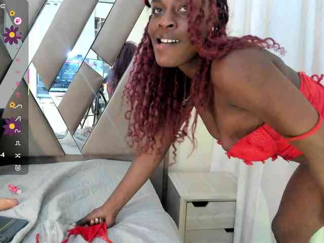 anisha-zambrano webcam