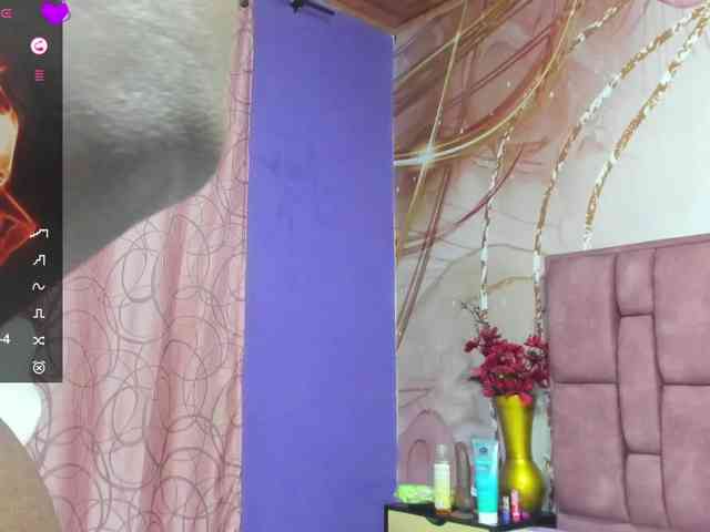 anisha-zambrano webcam