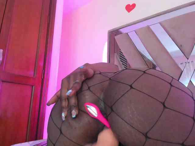 anisha-zambrano webcam