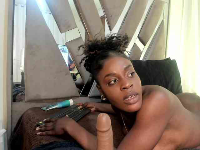 anisha-zambrano webcam