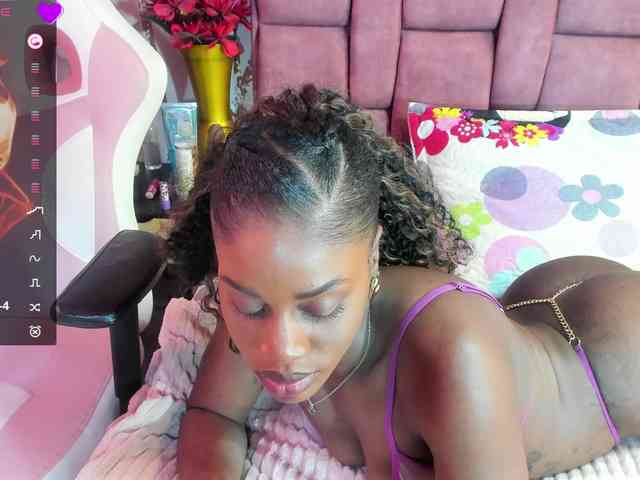 anisha-zambrano webcam