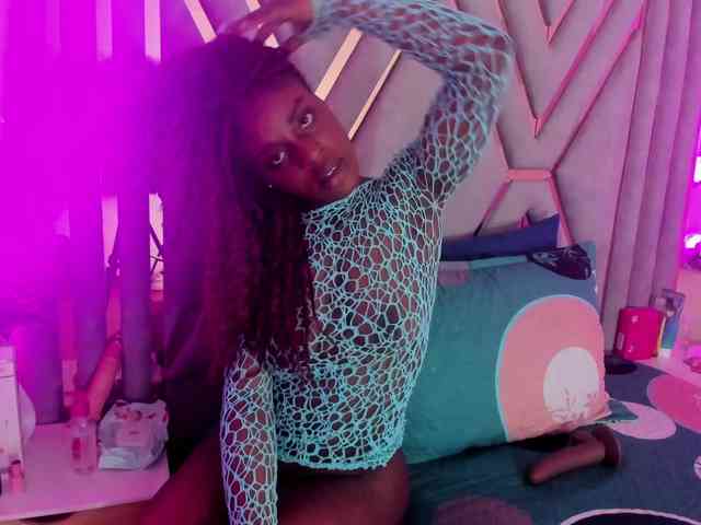 anisha-zambrano webcam