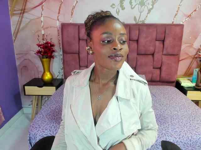 anisha-zambrano webcam