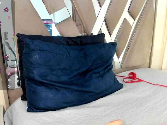 anisha-zambrano webcam