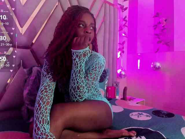 anisha-zambrano webcam