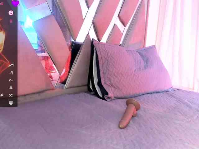 anisha-zambrano webcam