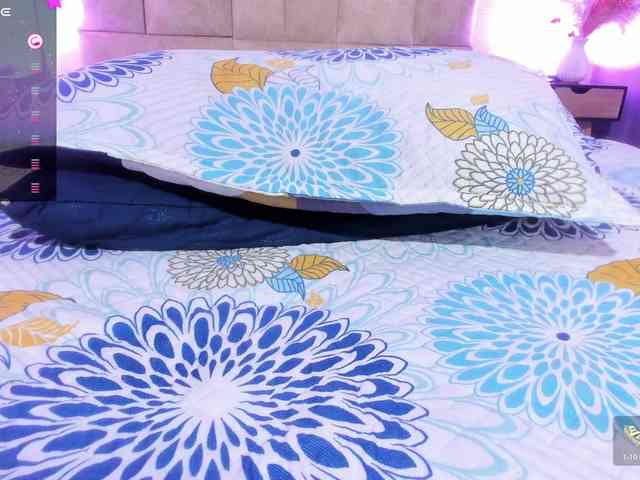 anisha-zambrano webcam