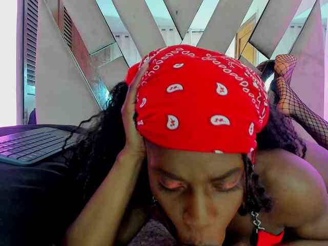 anisha-zambrano webcam