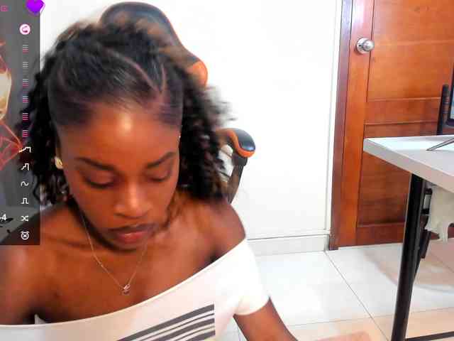 anisha-zambrano webcam