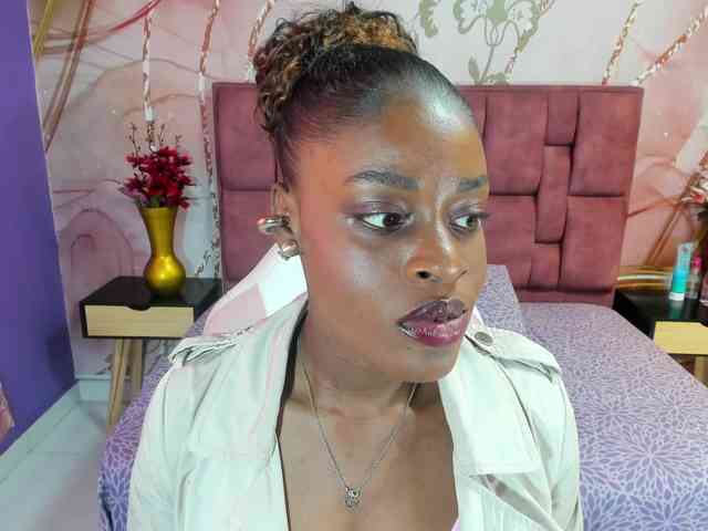 anisha-zambrano webcam