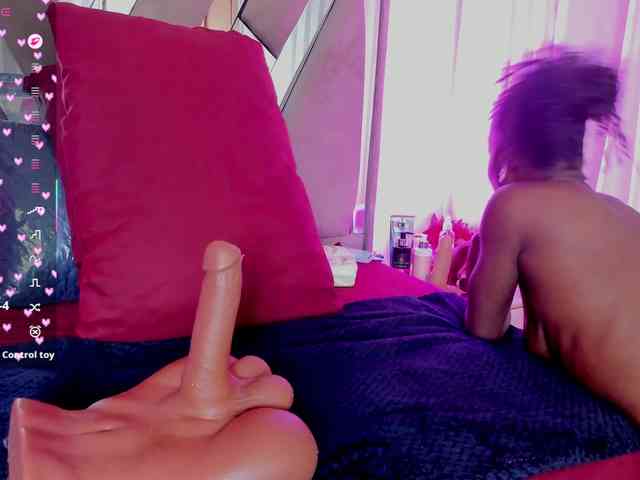 anisha-zambrano webcam