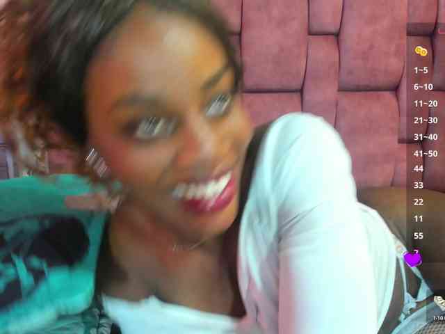 anisha-zambrano webcam