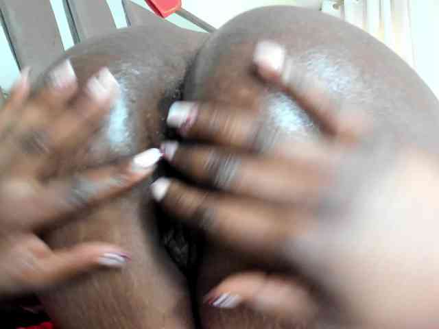 anisha-zambrano webcam