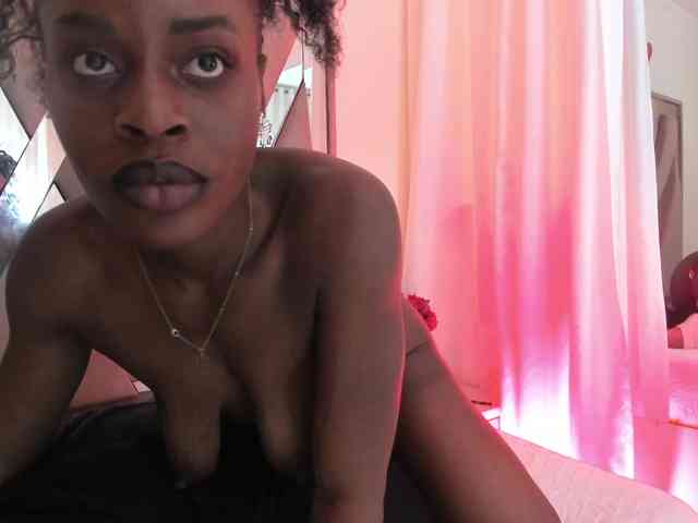 anisha-zambrano webcam