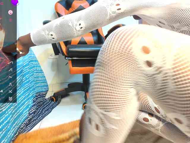 anisha-zambrano webcam