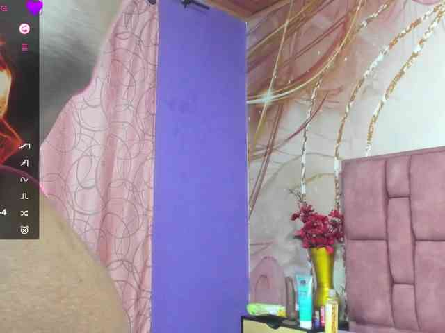 anisha-zambrano webcam