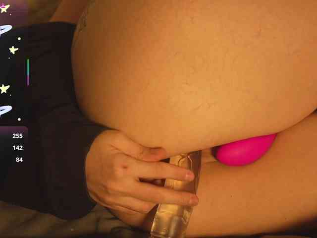 Sashapeachygirl webcam