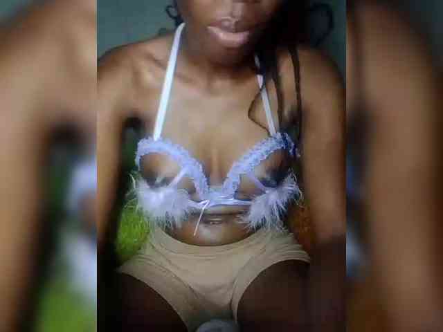 Melisalizz Live Webcam on BongaCams