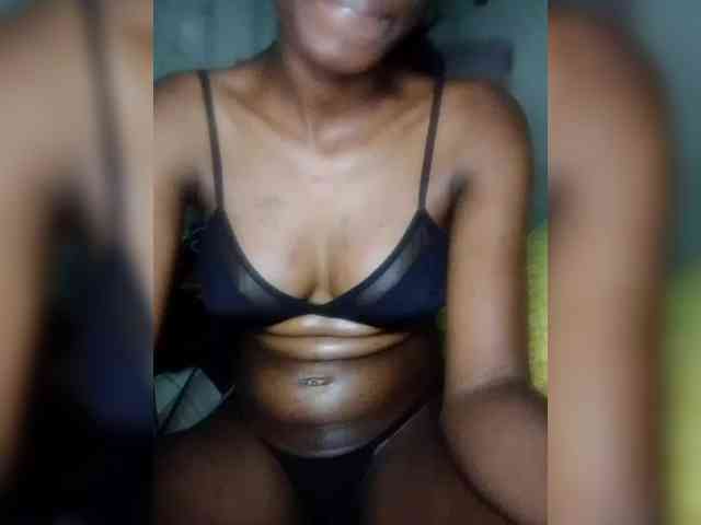 Melisalizz Live Webcam on BongaCams