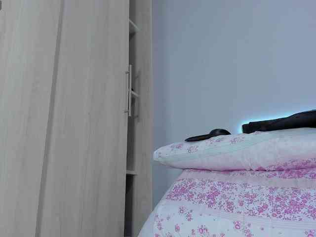 candydeluxe777 webcam