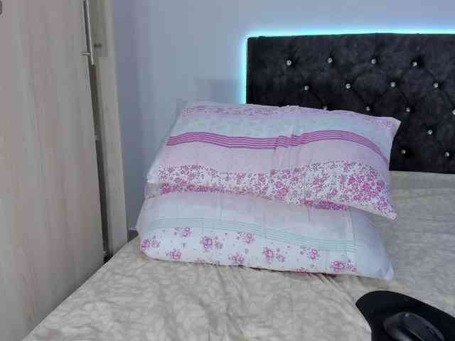 candydeluxe777 webcam