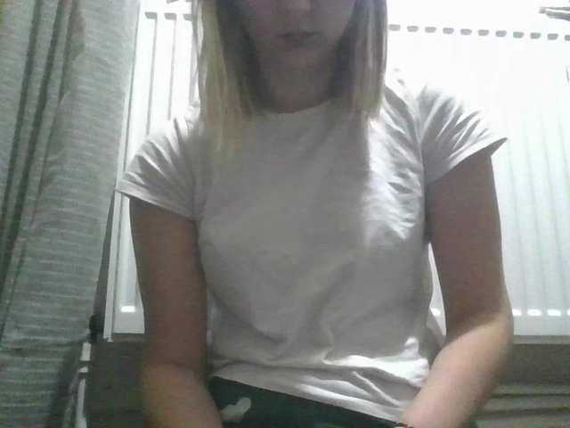 Irenne18's BongaCams show and profile