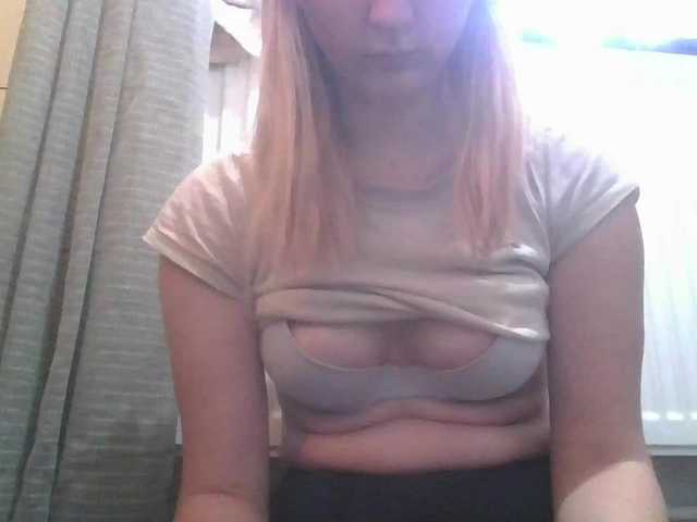 Irenne18's BongaCams show and profile