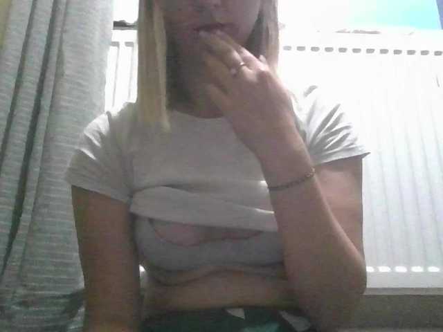 Irenne18's BongaCams show and profile