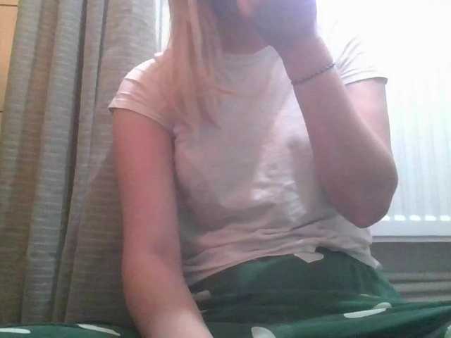 Irenne18's BongaCams show and profile