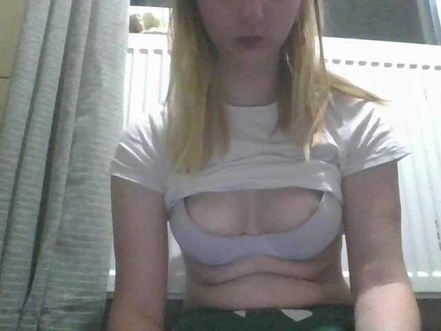 Irenne18's BongaCams show and profile