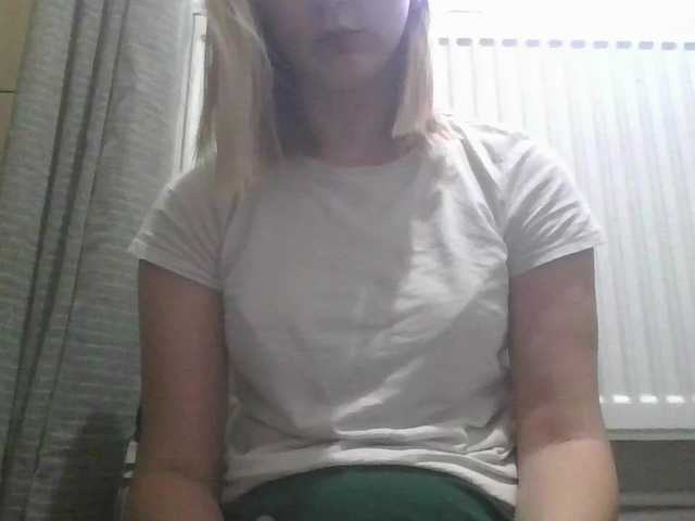 Irenne18's BongaCams show and profile