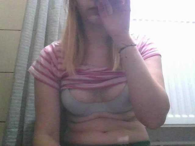 Irenne18's BongaCams show and profile