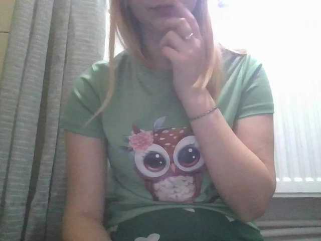 Irenne18's BongaCams show and profile