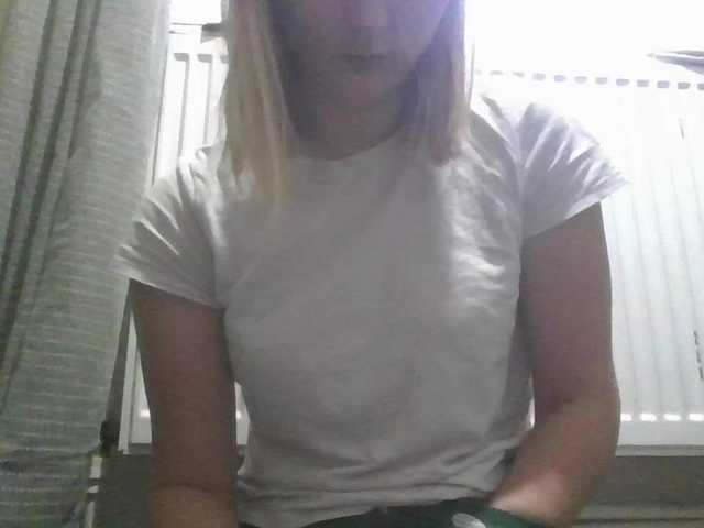 Irenne18's BongaCams show and profile