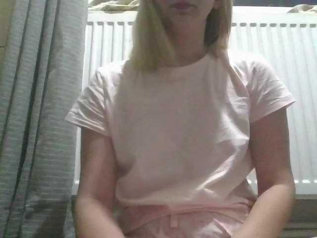 Irenne18's BongaCams show and profile