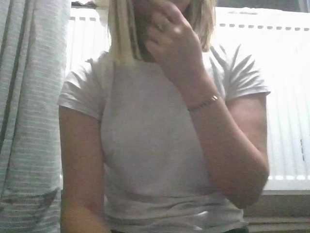 Irenne18's BongaCams show and profile