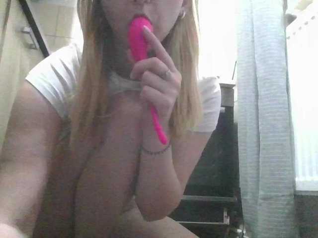 Irenne18's BongaCams show and profile