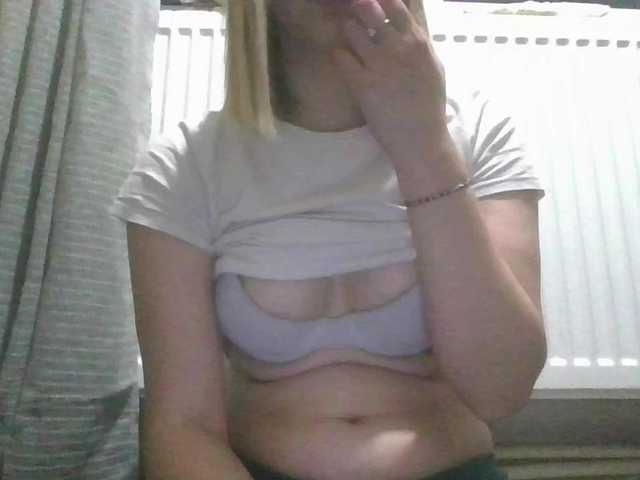 Irenne18's BongaCams show and profile