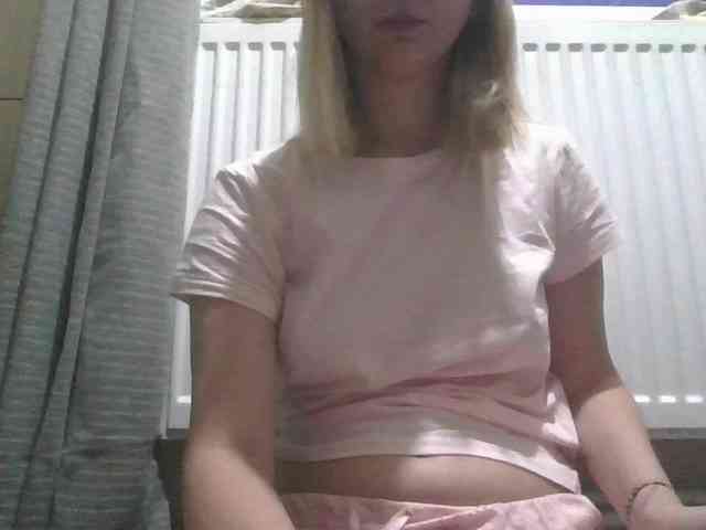 Irenne18 Live Webcam on BongaCams