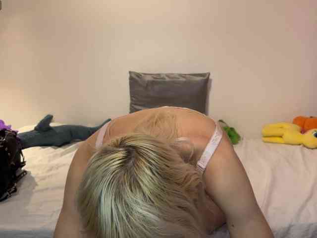 MollyChloe Live Webcam on BongaCams