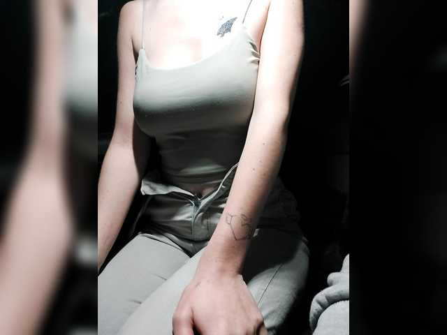 -flyteen – webcam model profile photo