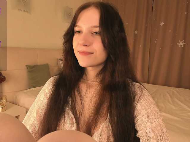 esenue's BongaCams show and profile